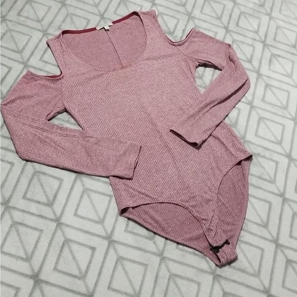Cold Shoulder Ribbed Bodysuit - Picture 2 of 4